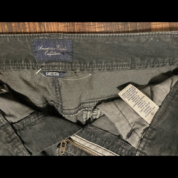American Eagle Outfitters - Black Stretch Corduroy skirt, Size 0, never worn - Picture 3 of 3